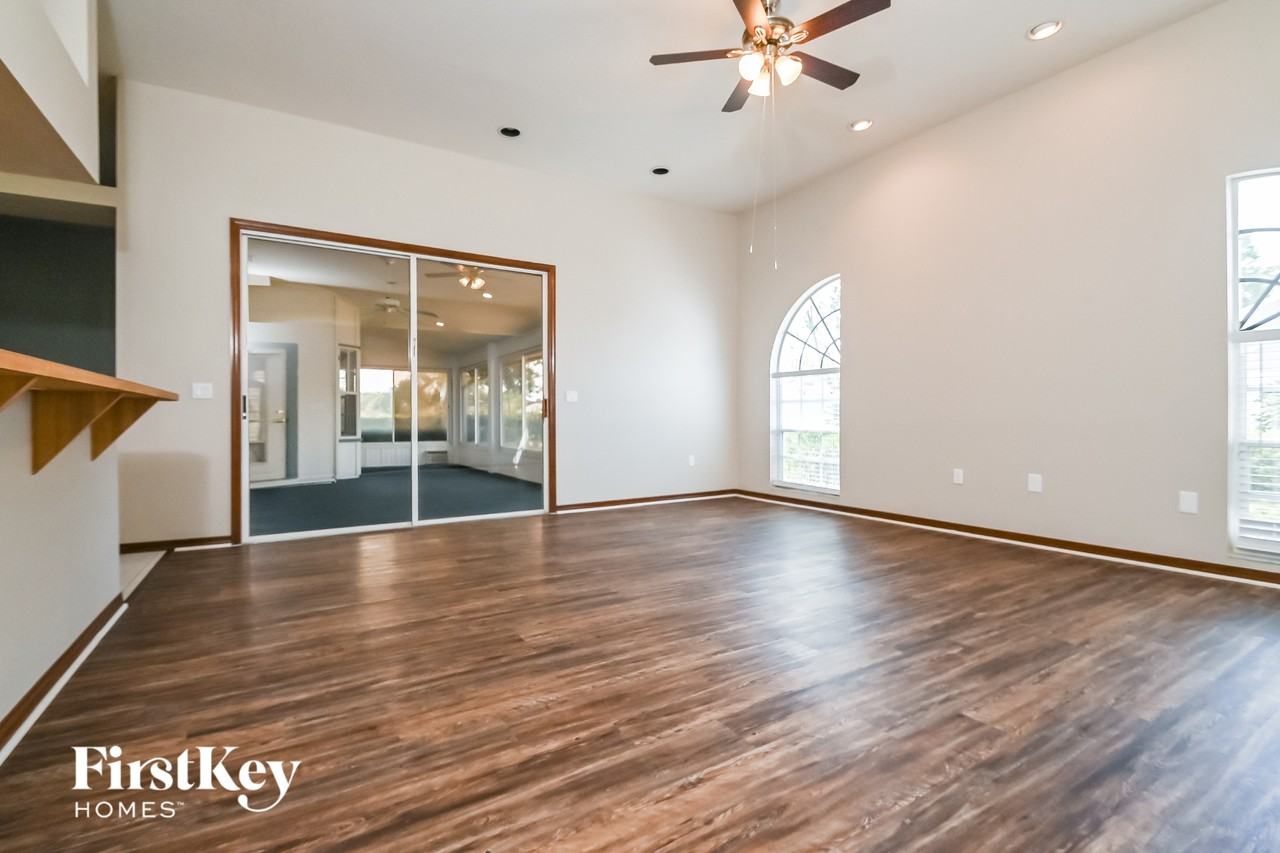 5349 Montserrat Dr - Photo 6 of 15