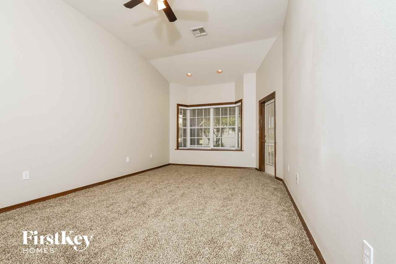 5349 Montserrat Dr - Photo 7 of 15