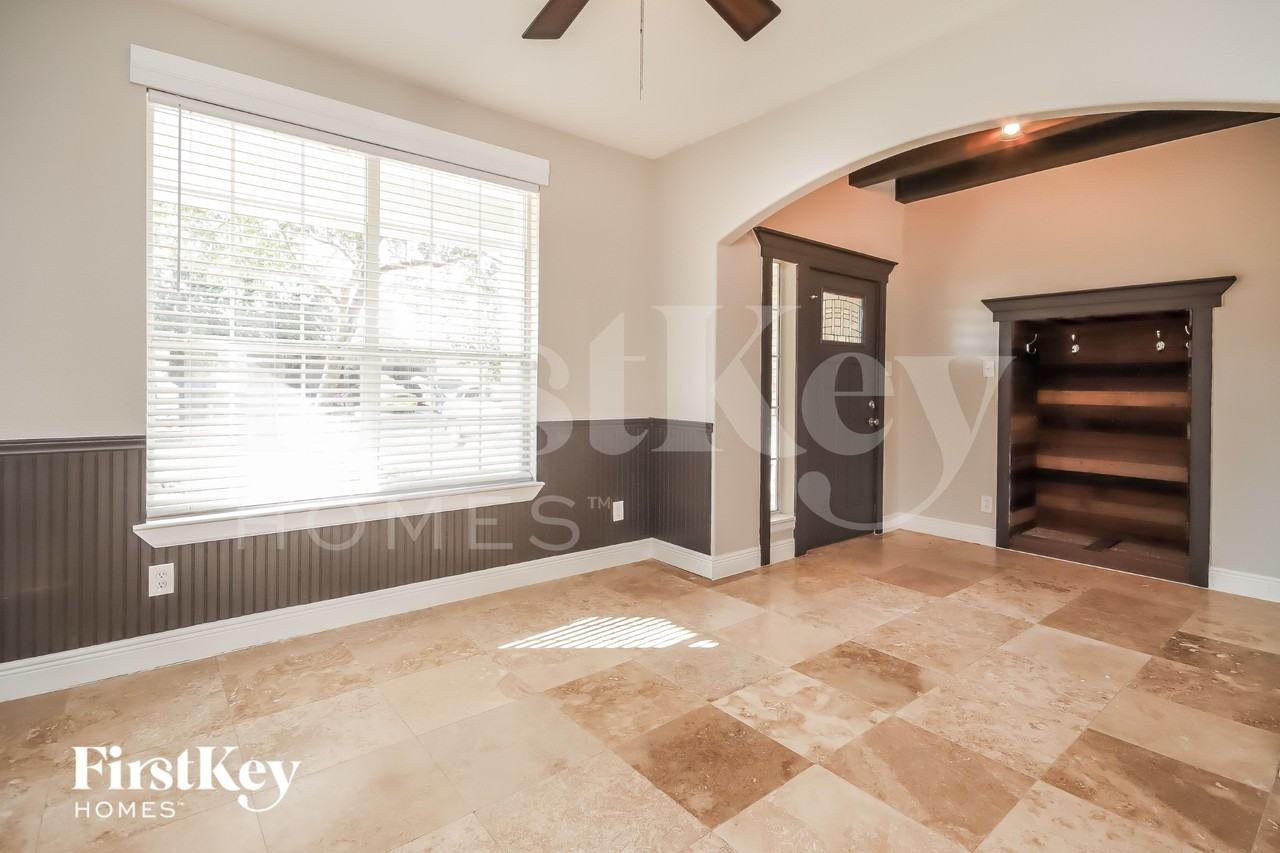 8306 White Willow Ln - Photo 2 of 15