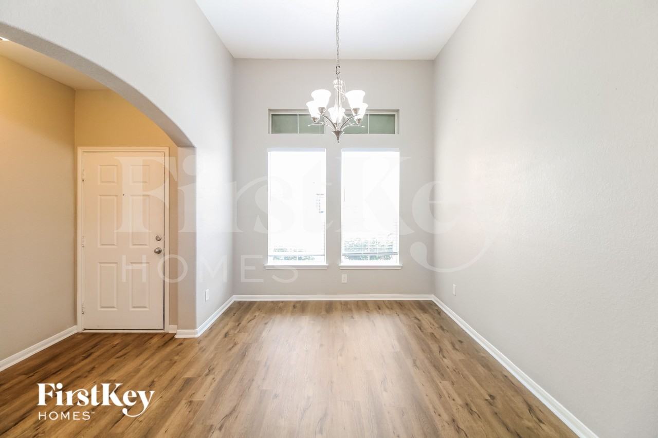 4810 Bay Vista Dr - Photo 5 of 16