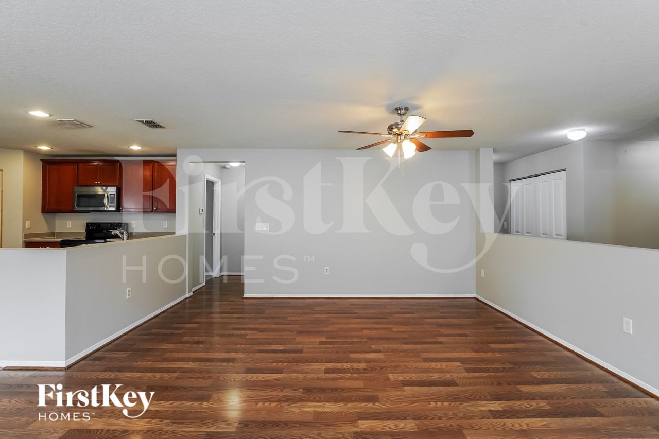 1560 Nature Trl - Photo 3 of 15