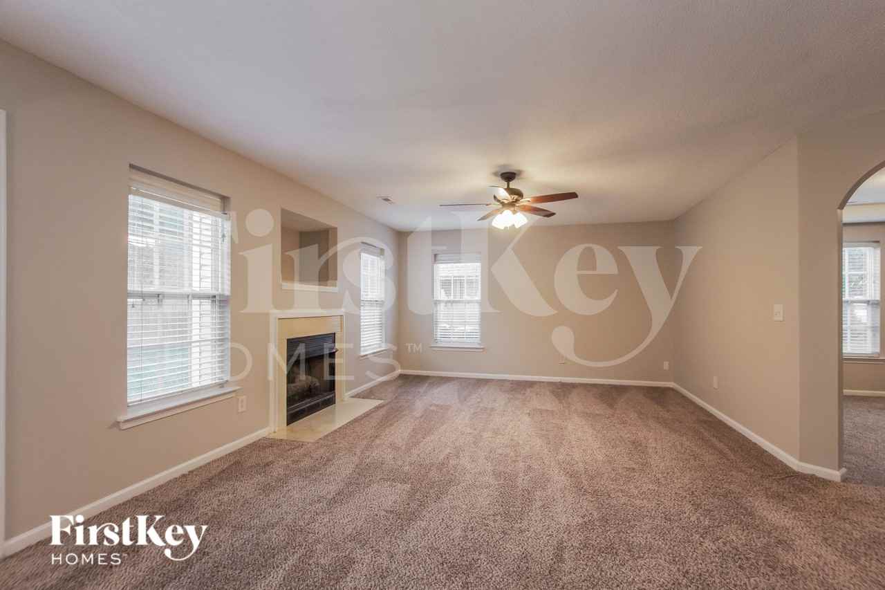 2038 Twilight Ln - Photo 5 of 16