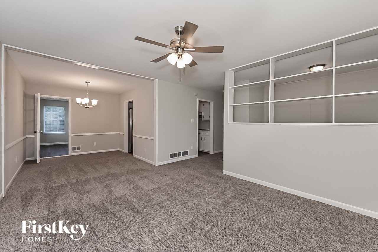 2442 Wakefield Cv - Photo 6 of 15