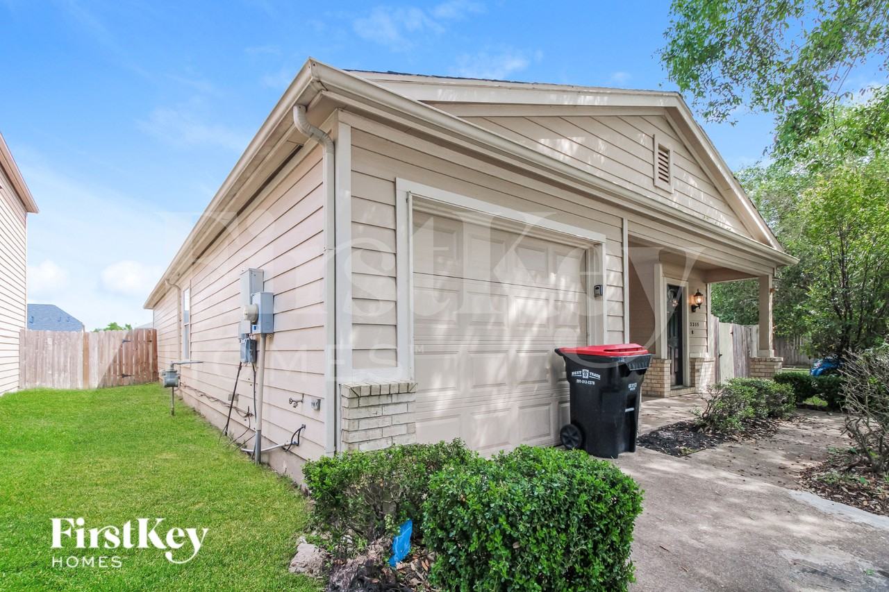3235 Becker Glen St - Photo 2 of 16