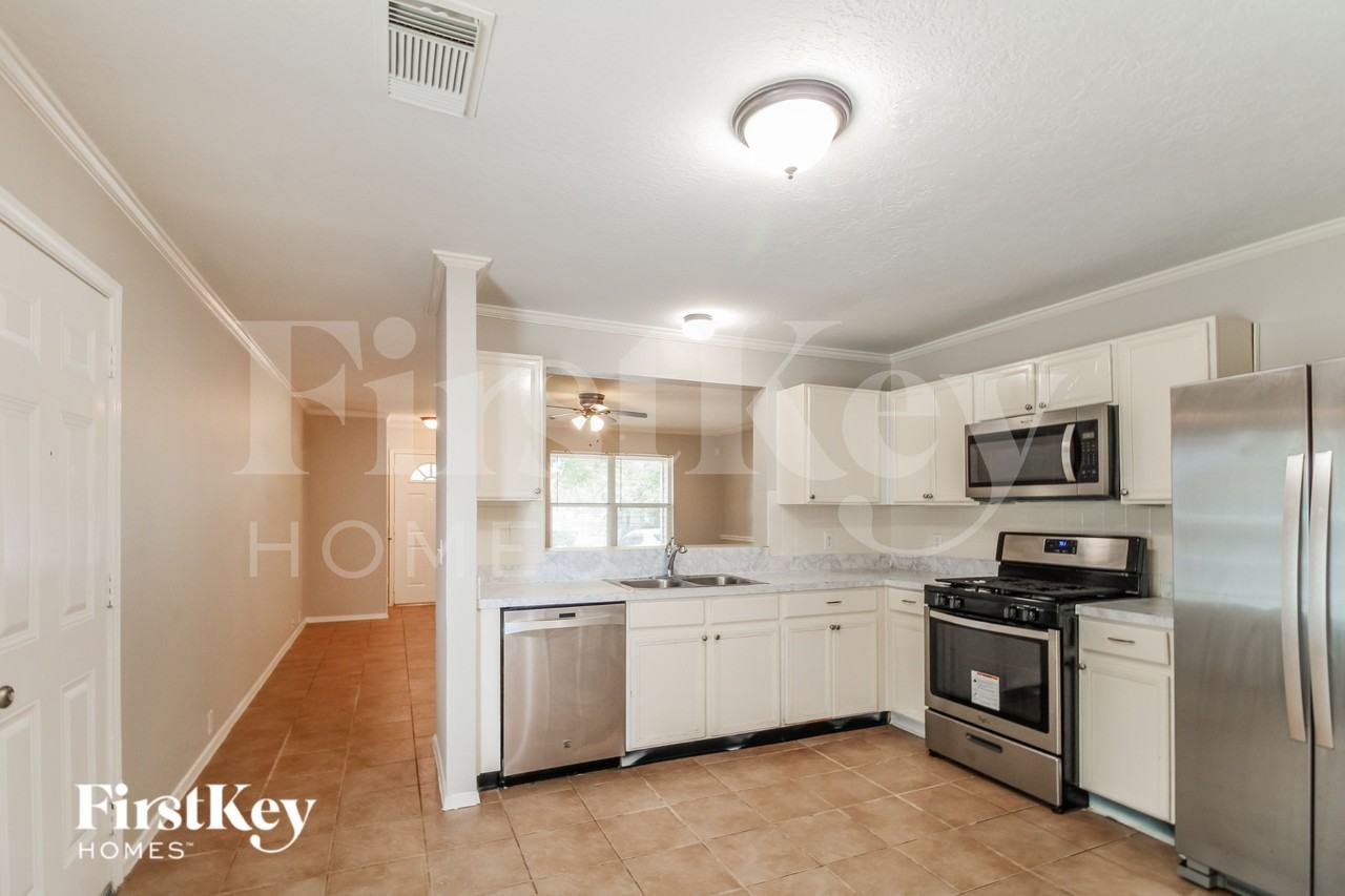3235 Becker Glen St - Photo 5 of 16