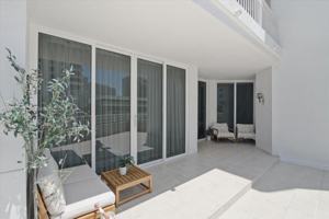 featured image of 801 Brickell Key Blvd #409