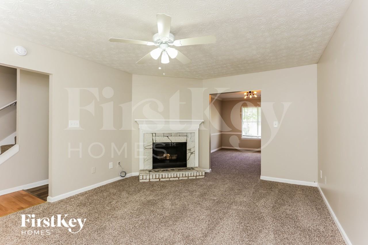 1717 Bertram Ln Sw - Photo 2 of 16