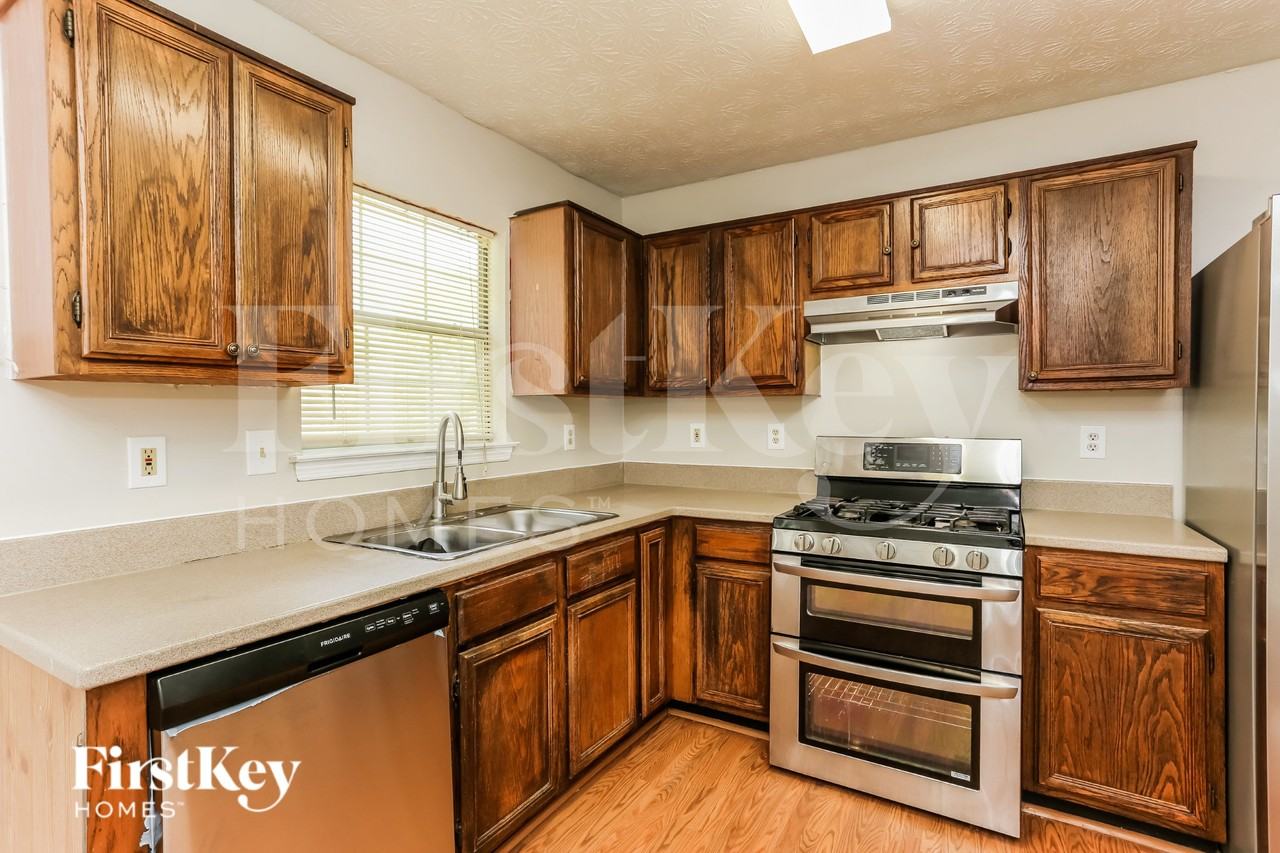 1717 Bertram Ln Sw - Photo 4 of 16