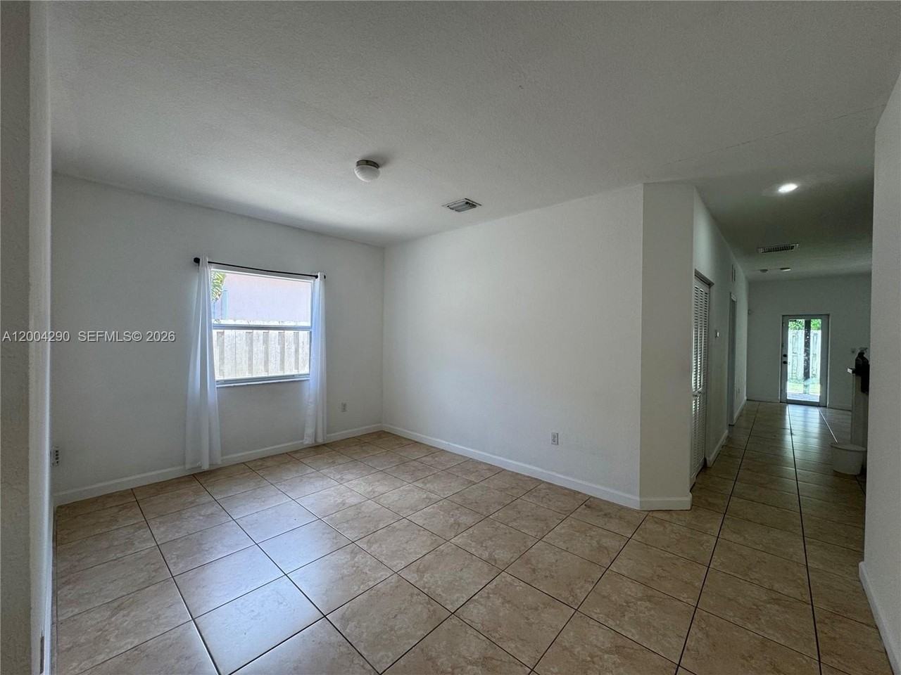 2356 Ne 3rd Ct #2356 - Photo 4 of 26