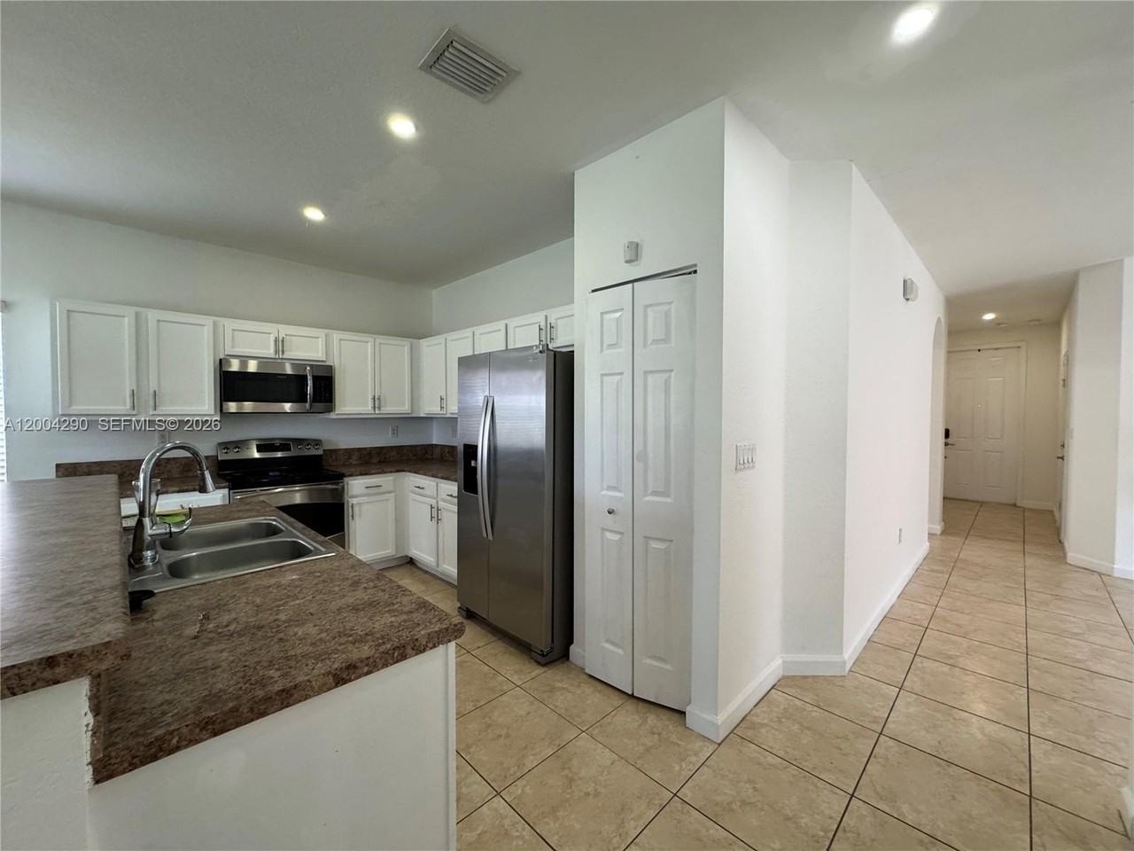 2356 Ne 3rd Ct #2356 - Photo 5 of 26