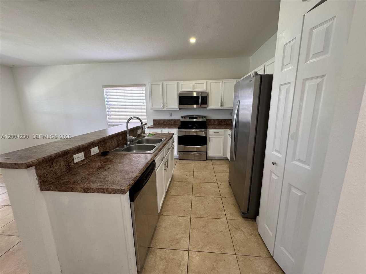 2356 Ne 3rd Ct #2356 - Photo 7 of 26