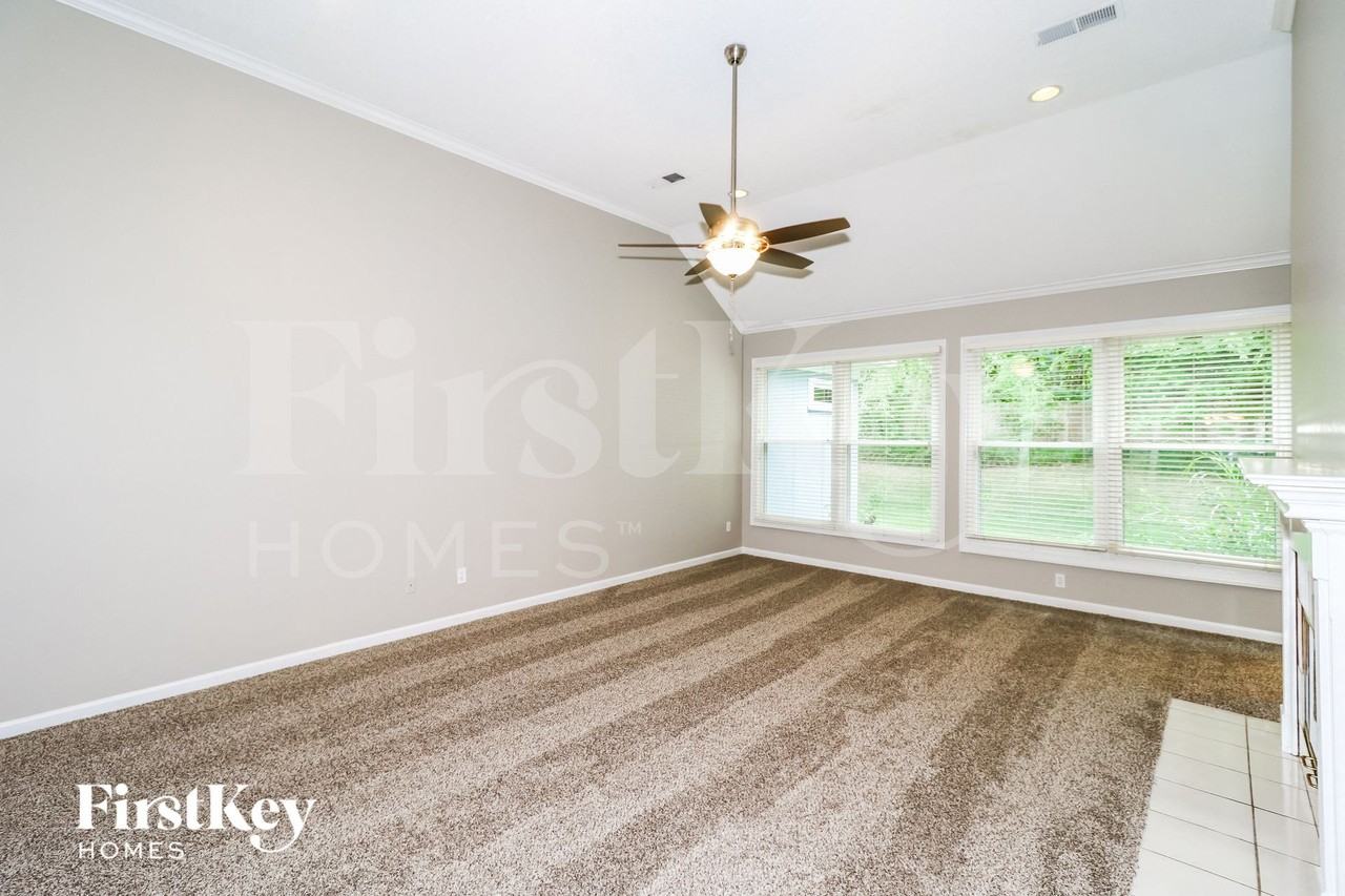 1523 Cedar Mills Dr - Photo 3 of 15