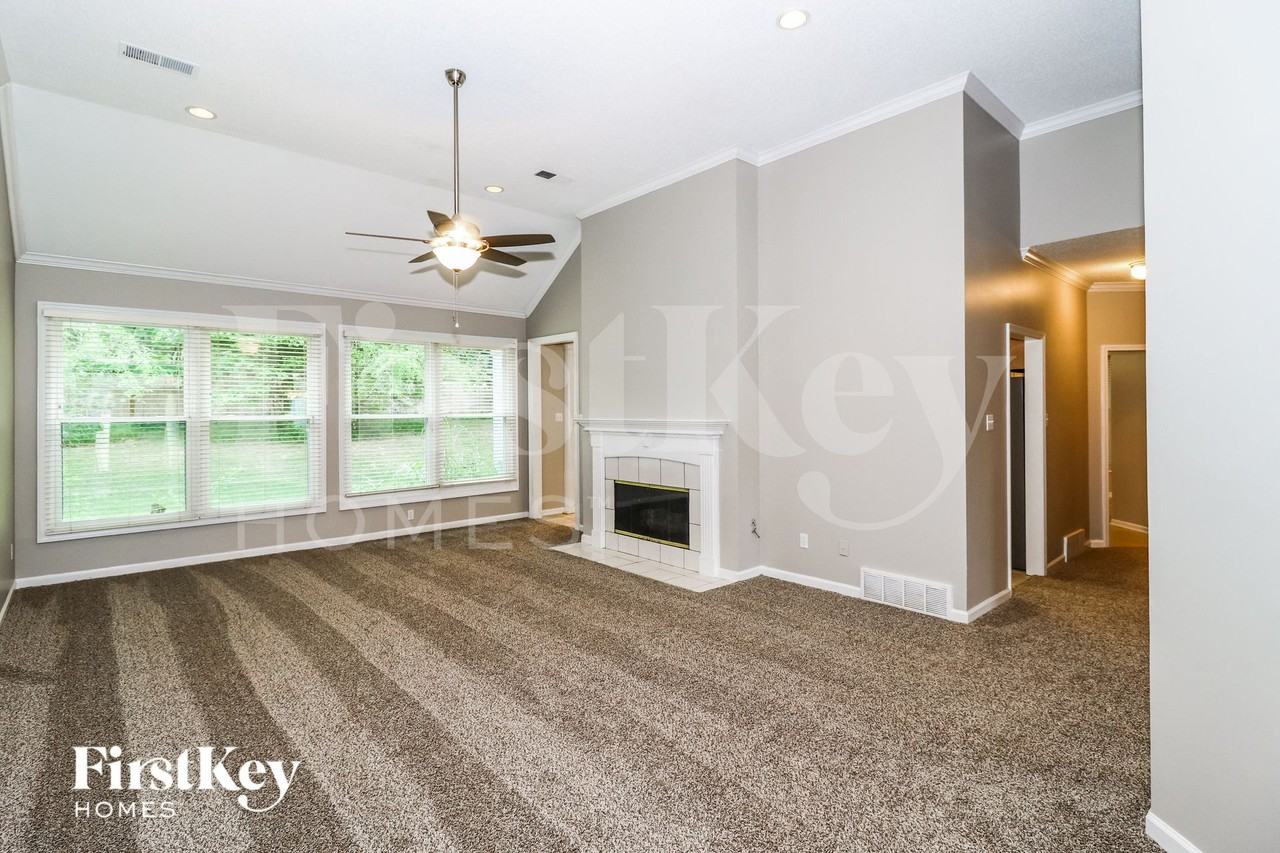 1523 Cedar Mills Dr - Photo 4 of 15