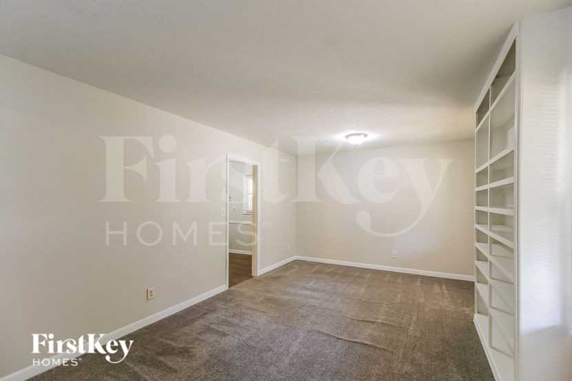 3966 Emerald North Dr - Photo 5 of 16