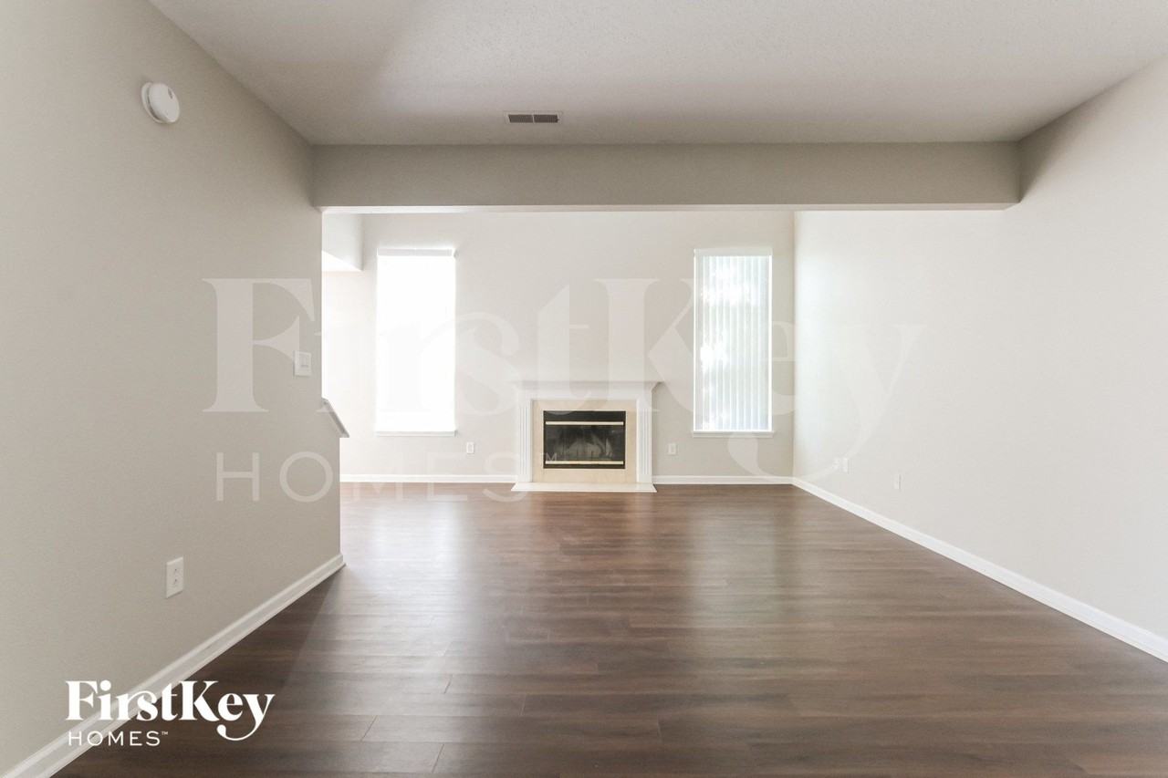 7126 Parklake Pl - Photo 2 of 15