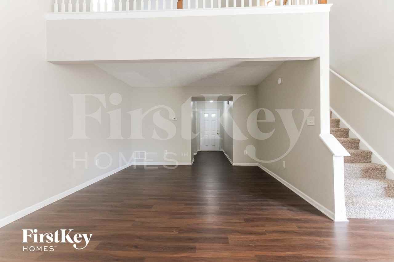 7126 Parklake Pl - Photo 3 of 15