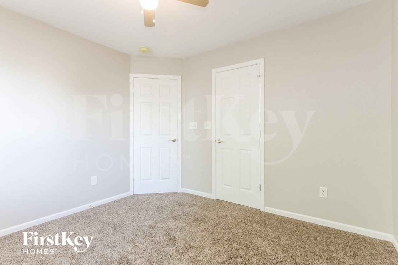 7126 Parklake Pl - Photo 7 of 15