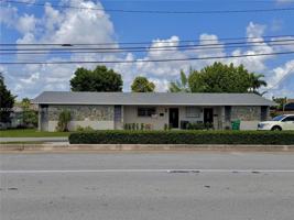 featured image of 3632 Sw 87th Ave #REAR1