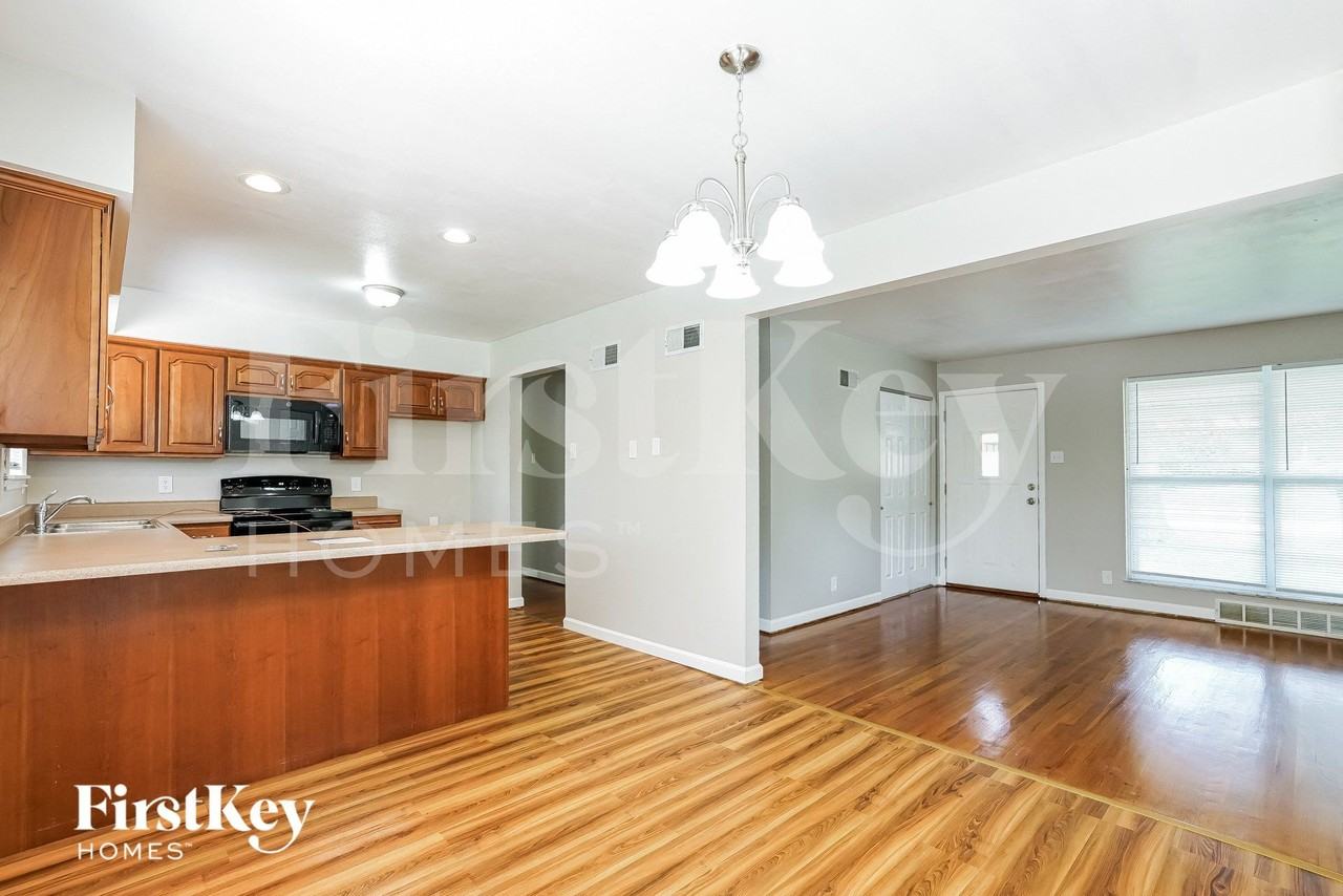 4116 Brevity Dr - Photo 4 of 15