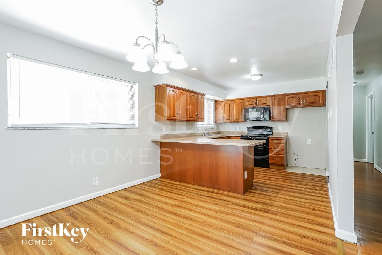 4116 Brevity Dr - Photo 5 of 15