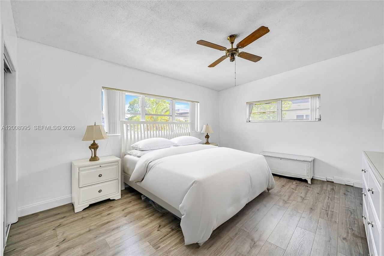 3721 Ne 170th St #2 - Photo 6 of 24