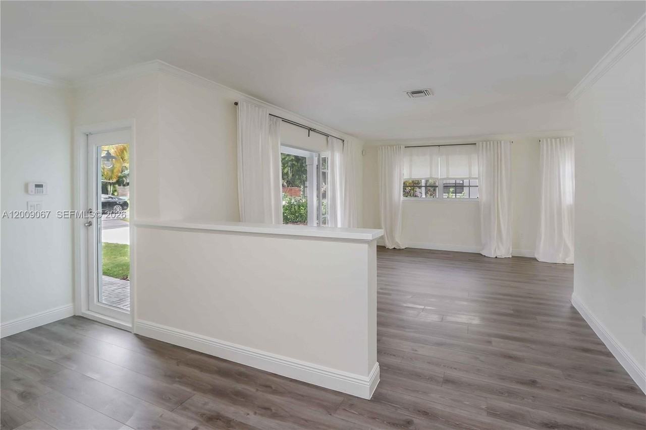 8035 Sw 63rd Pl - Photo 5 of 24