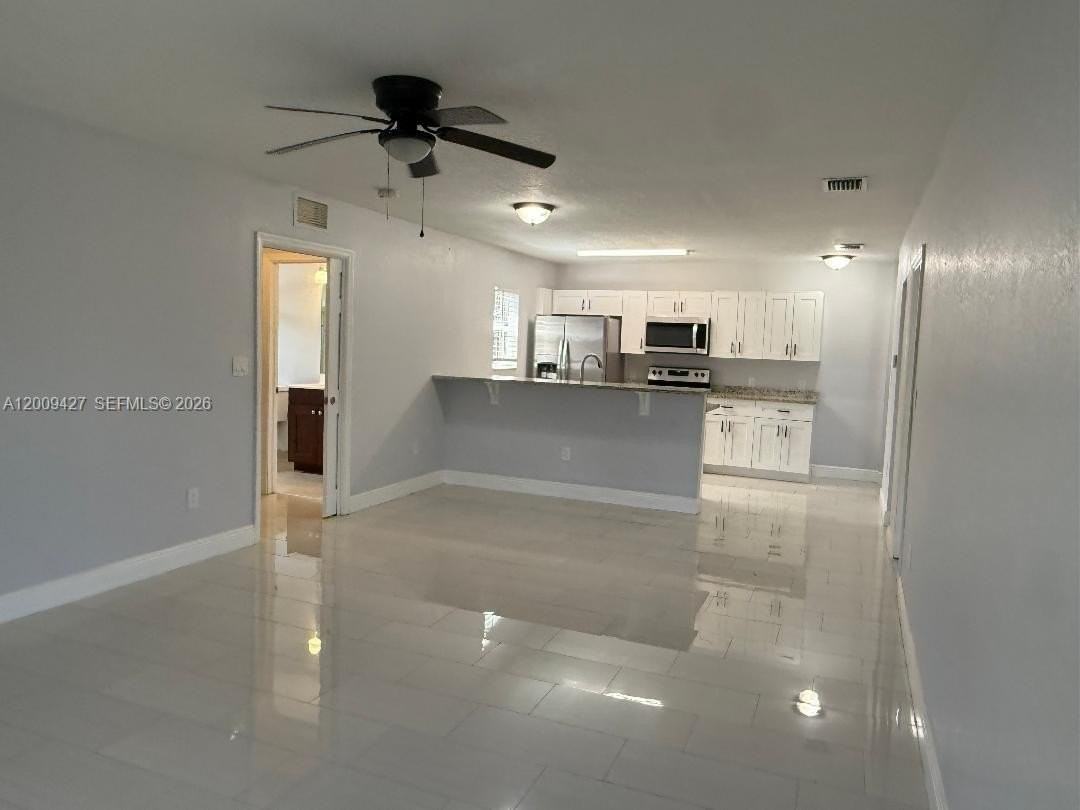 2713 Nw 6th St - Photo 6 of 22