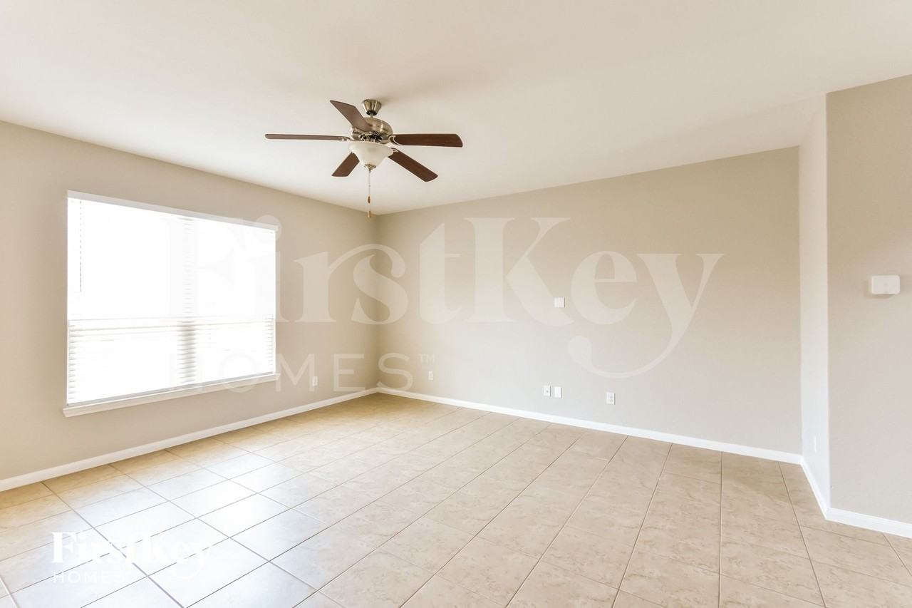 6819 Luckey Pond - Photo 4 of 15