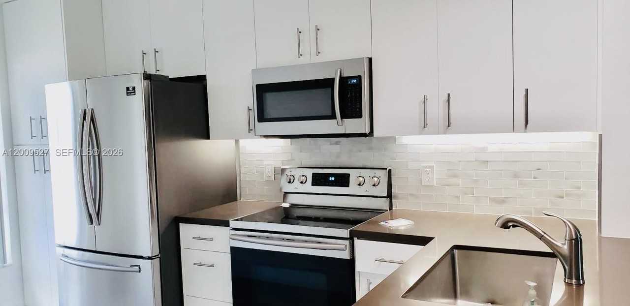 16691 Hemingway Dr #16691 - Photo 2 of 17