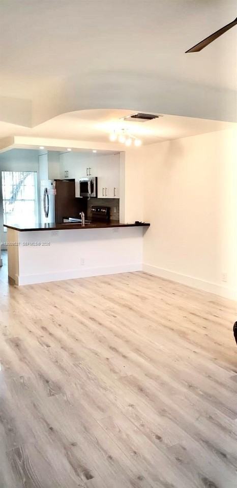 16691 Hemingway Dr #16691 - Photo 5 of 17