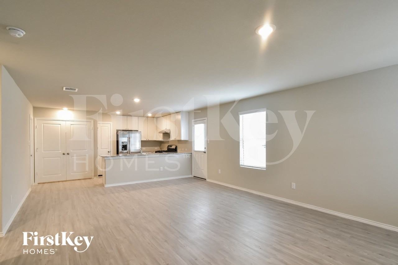 5107 Hornbeck Hts - Photo 2 of 15
