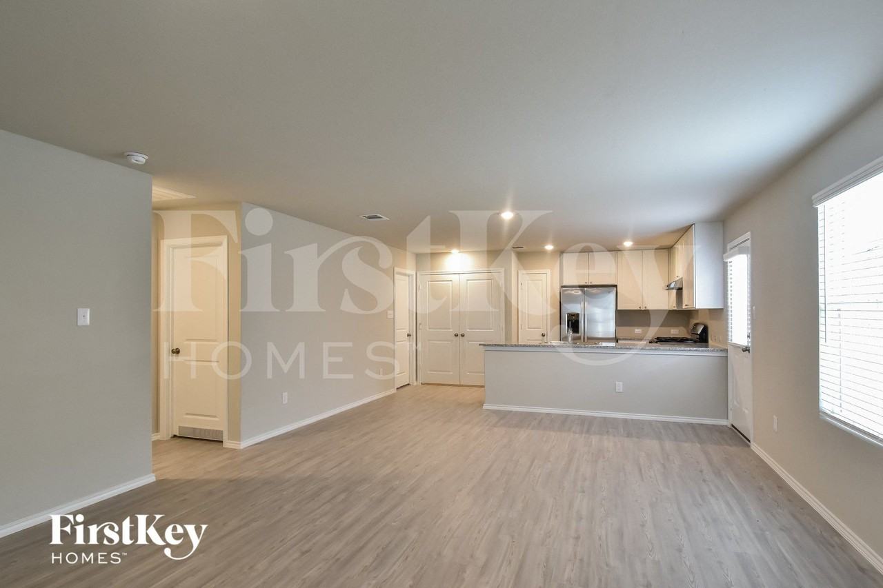 5107 Hornbeck Hts - Photo 3 of 15