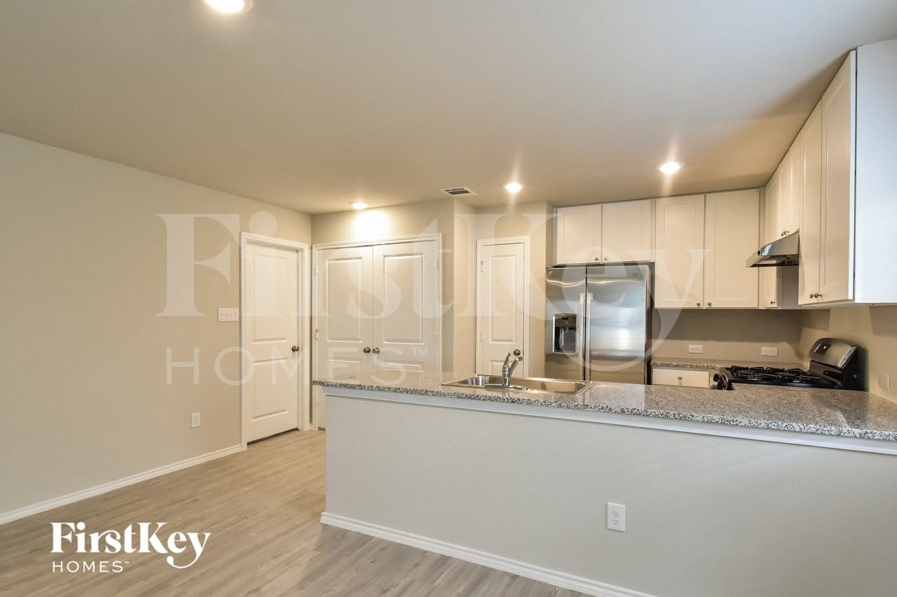 5107 Hornbeck Hts - Photo 7 of 15