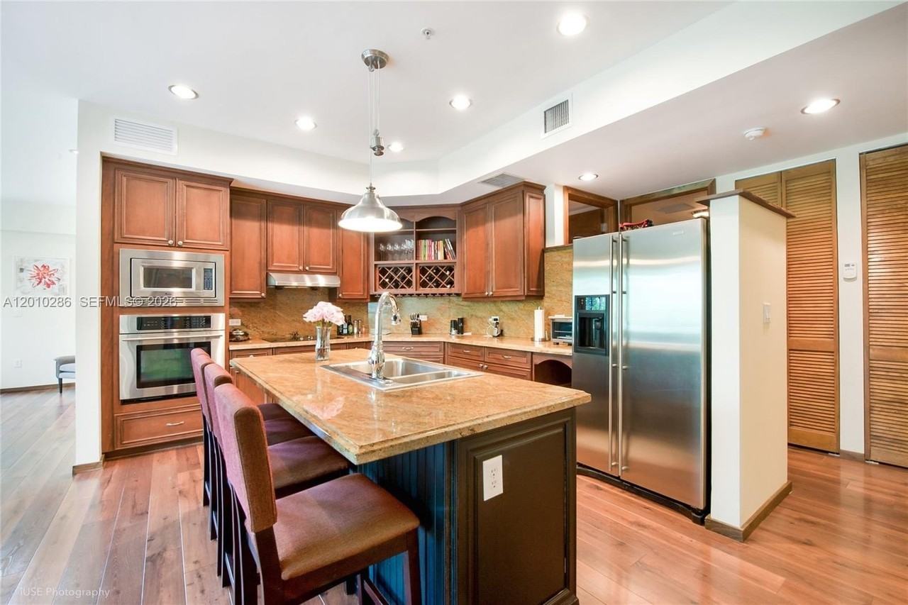 3333 Rice St #301 - Photo 3 of 20