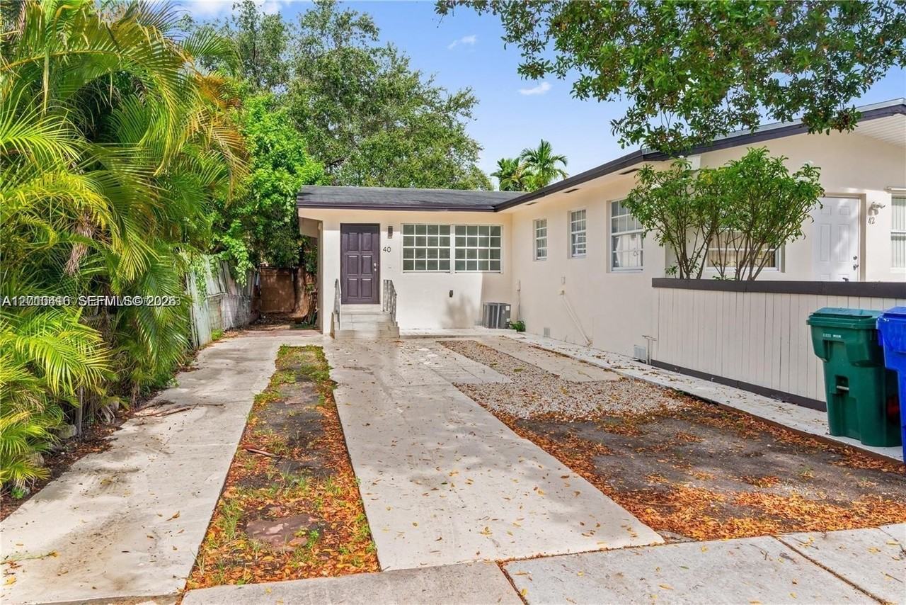 40 Nw 32nd Ave #A - Photo 2 of 10