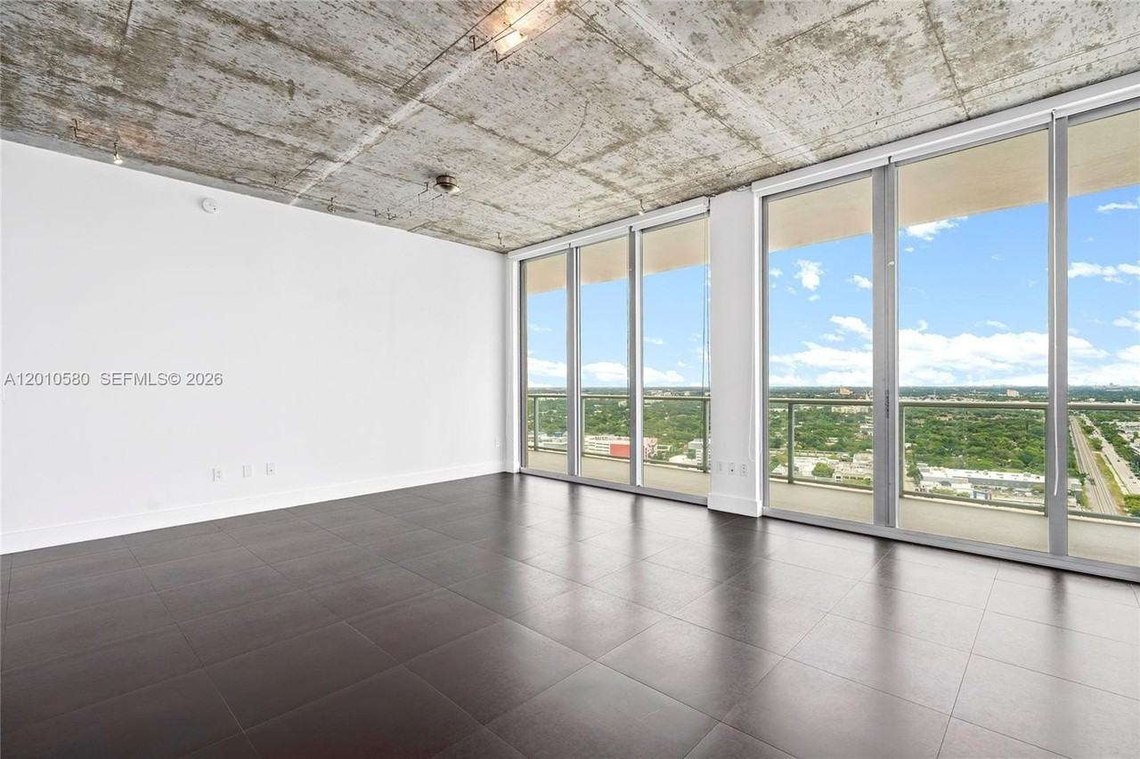 3470 E Coast Ave - Photo 2 of 27