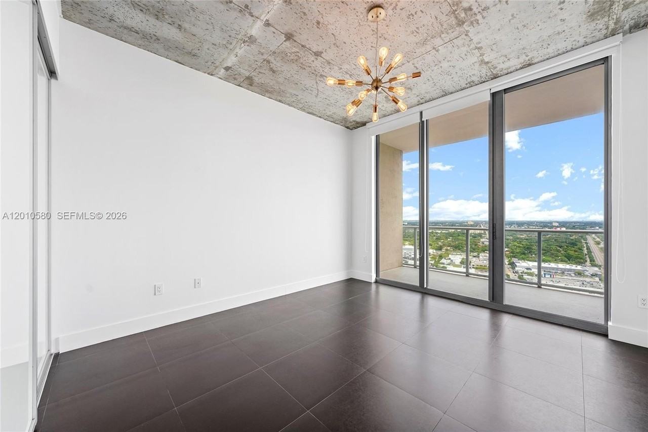 3470 E Coast Ave - Photo 5 of 27
