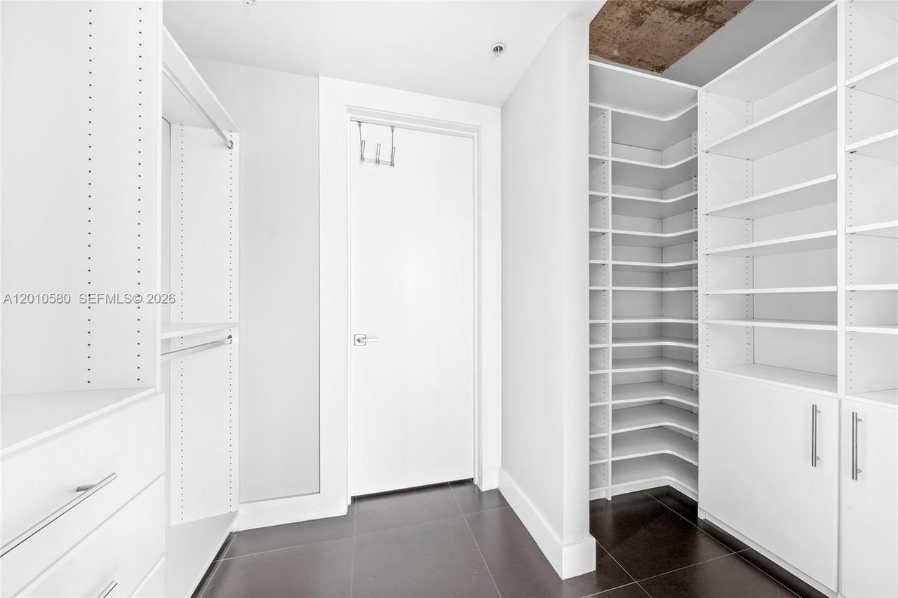 3470 E Coast Ave - Photo 7 of 27