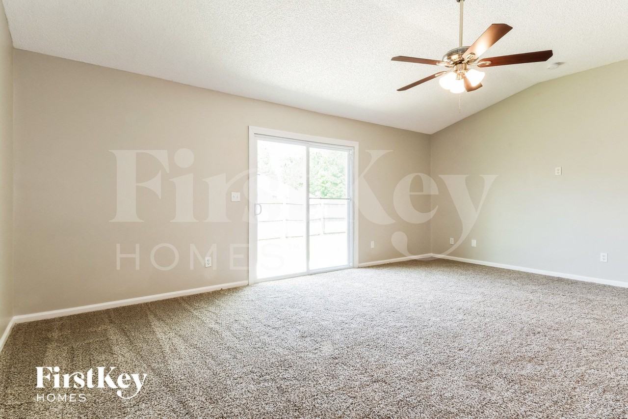 1268 Winding Brook Ct - Photo 5 of 15