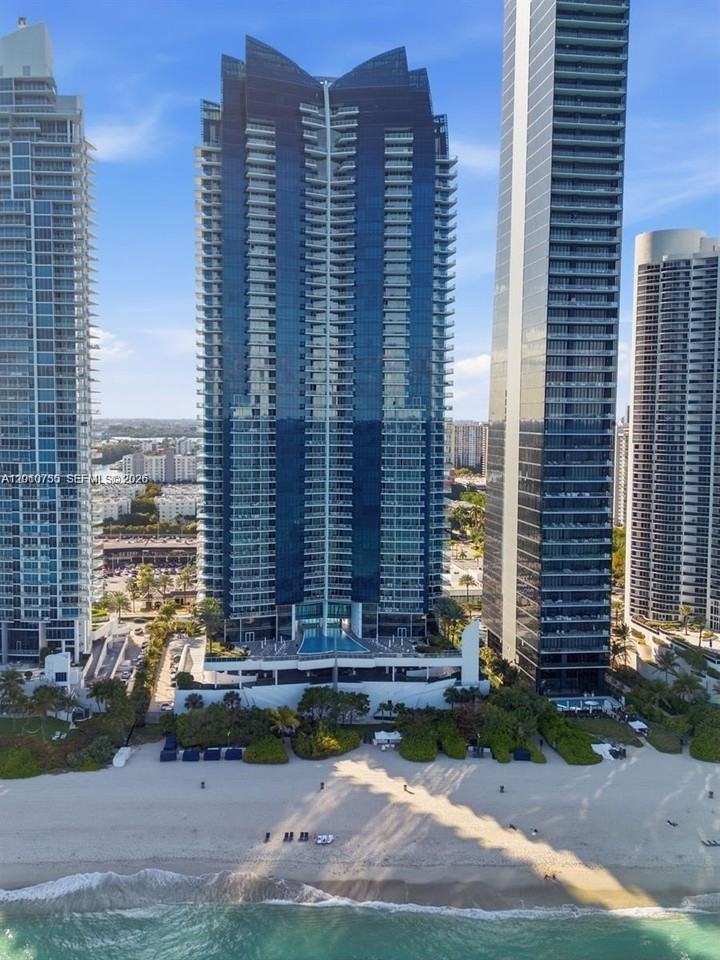 17121 Collins Ave #1606 - Photo 5 of 50