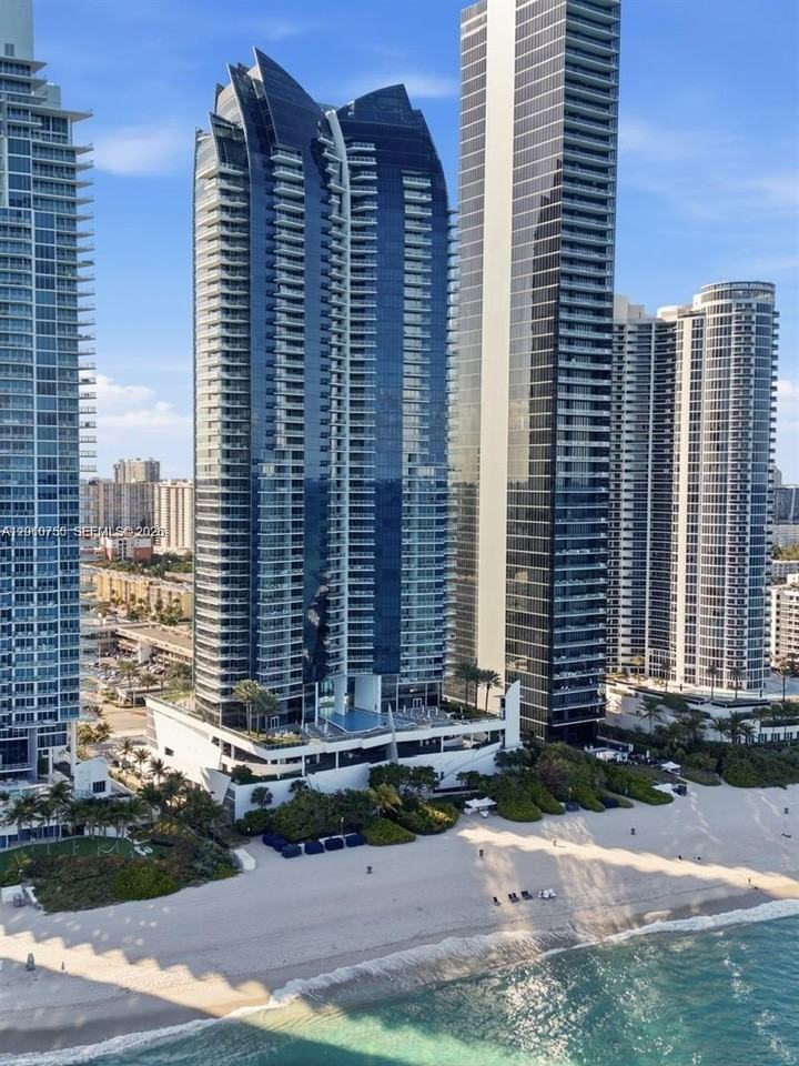 17121 Collins Ave #1606 - Photo 7 of 50