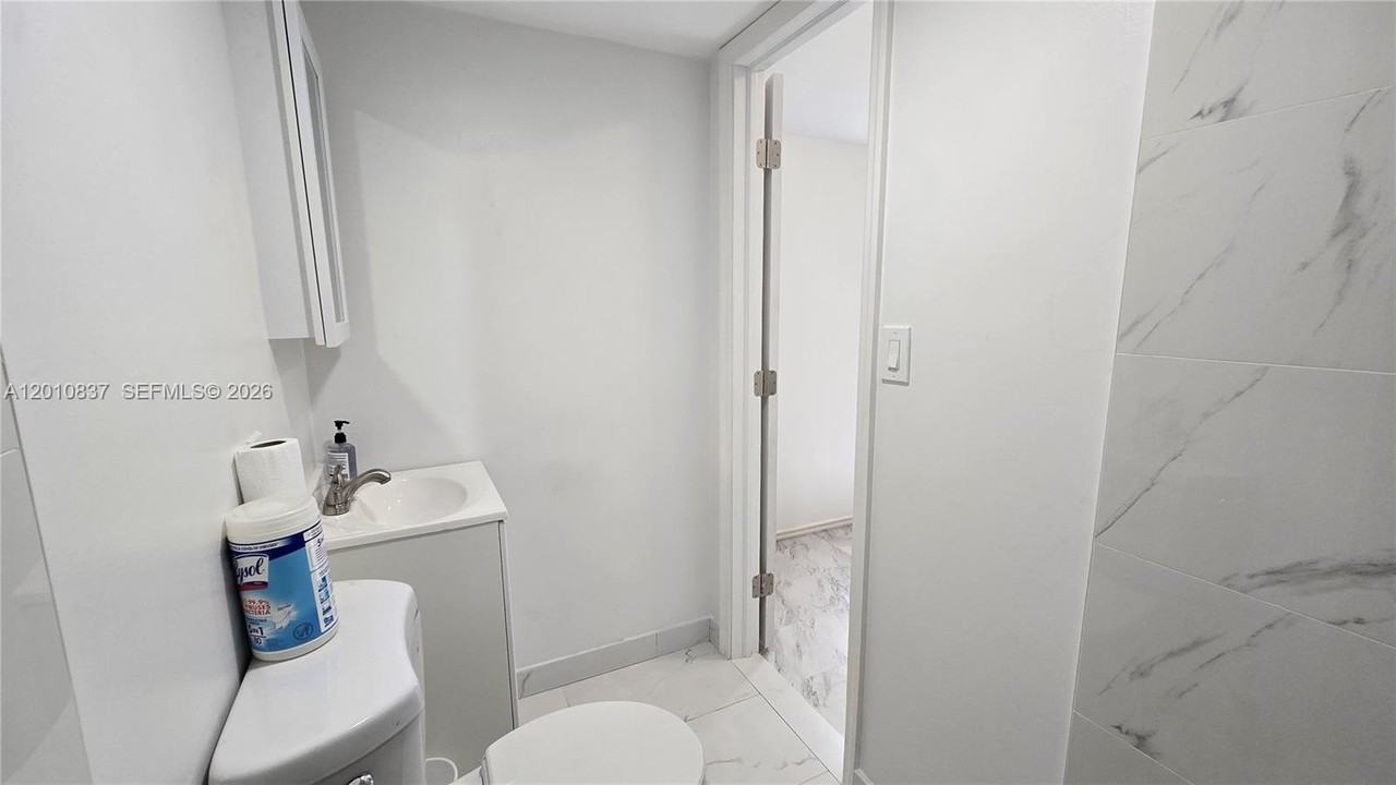 2440 Nw 99th St #A - Photo 7 of 10