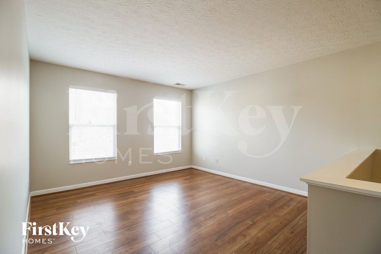60 Charmalee Dr - Photo 7 of 15