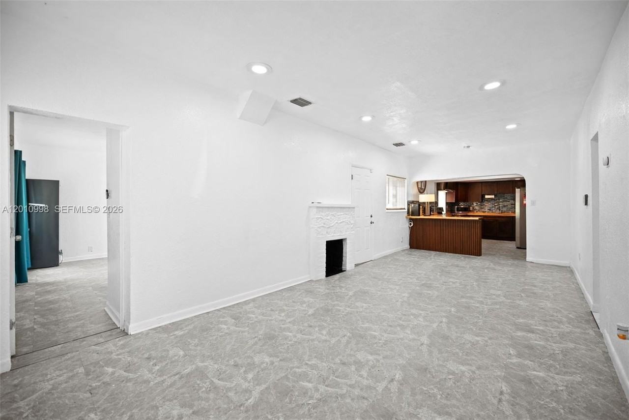 1199 Nw 121st St - Photo 4 of 23
