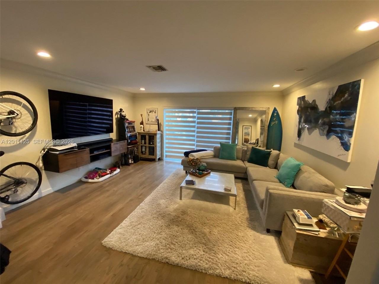 101 Ne 8th Ave #3 - Photo 3 of 14