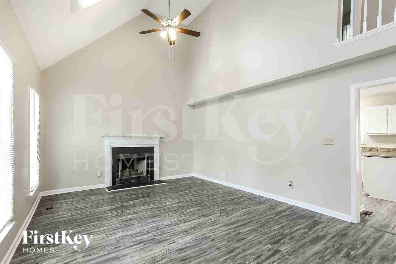 3 Lyle Ct - Photo 2 of 15