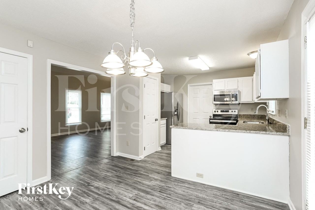 3 Lyle Ct - Photo 4 of 15