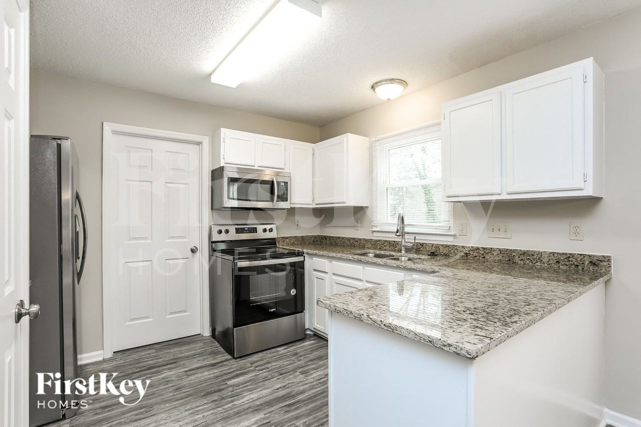 3 Lyle Ct - Photo 5 of 15