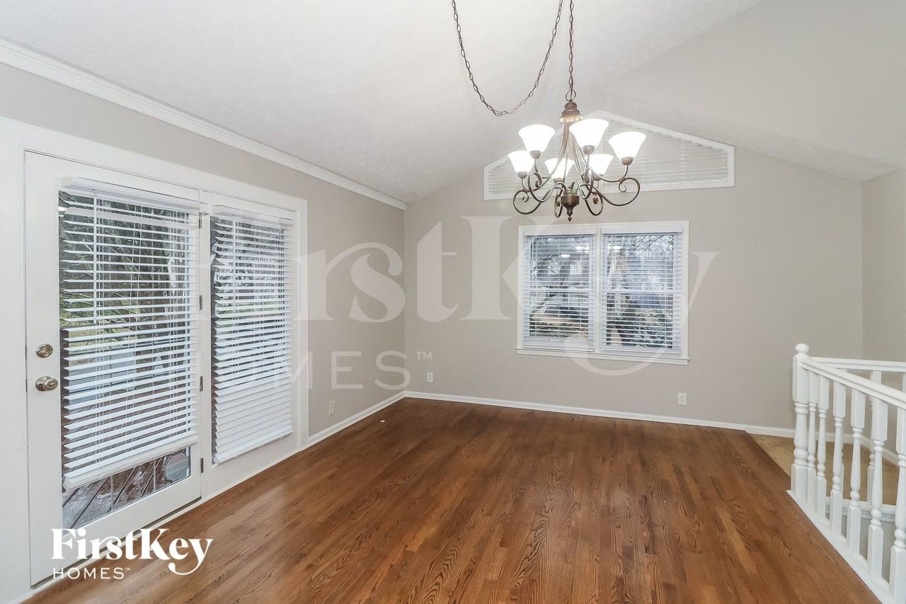 815 Old Spring Way - Photo 5 of 15