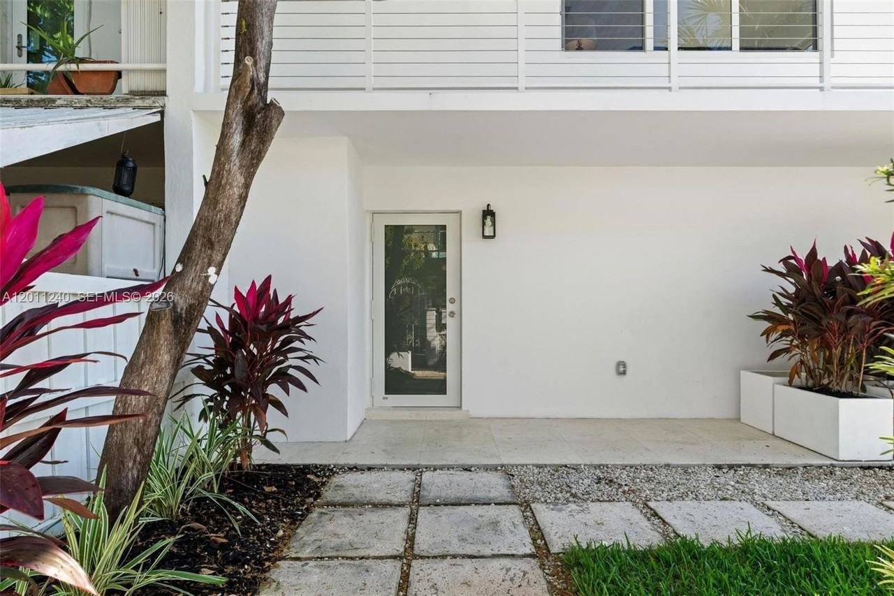 7286 Gary Ave - Photo 3 of 50